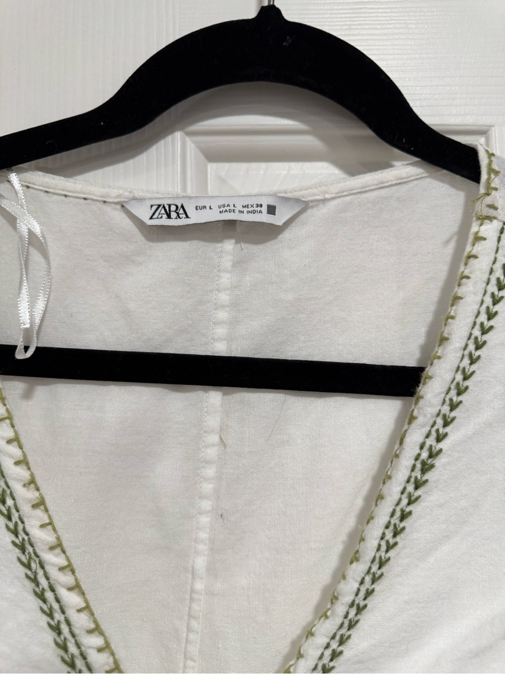 Zara White Babydoll Dress Green Embroidery V-Neck Large - Picture 3 of 3